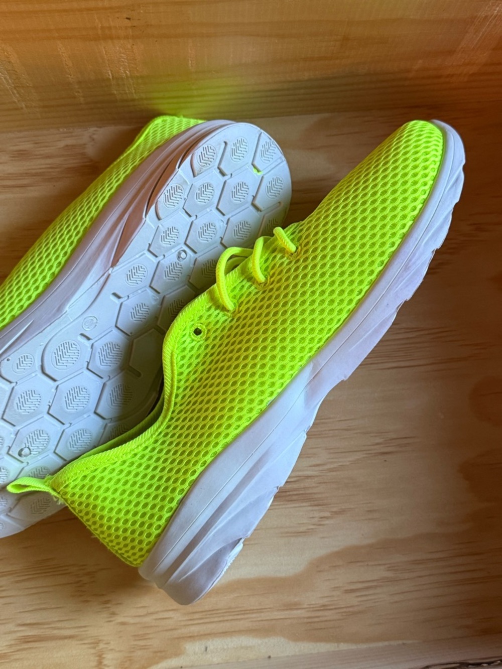 Neon Lime Mesh Lace-Up Tennis‎ Sneakers size 10 - Picture 4 of 7